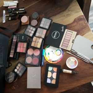 Beginner makeup artist kit